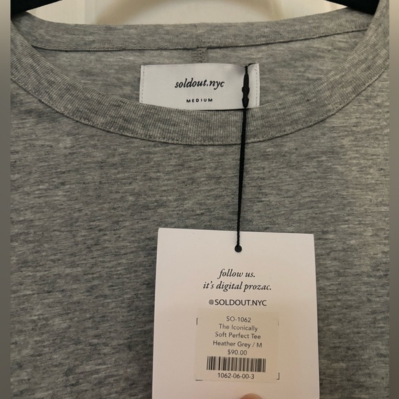 SoldoutNYC T-Shirt - Picture 4 of 10